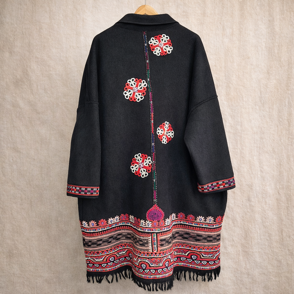 Abrigo Nomada - World Family Ibiza