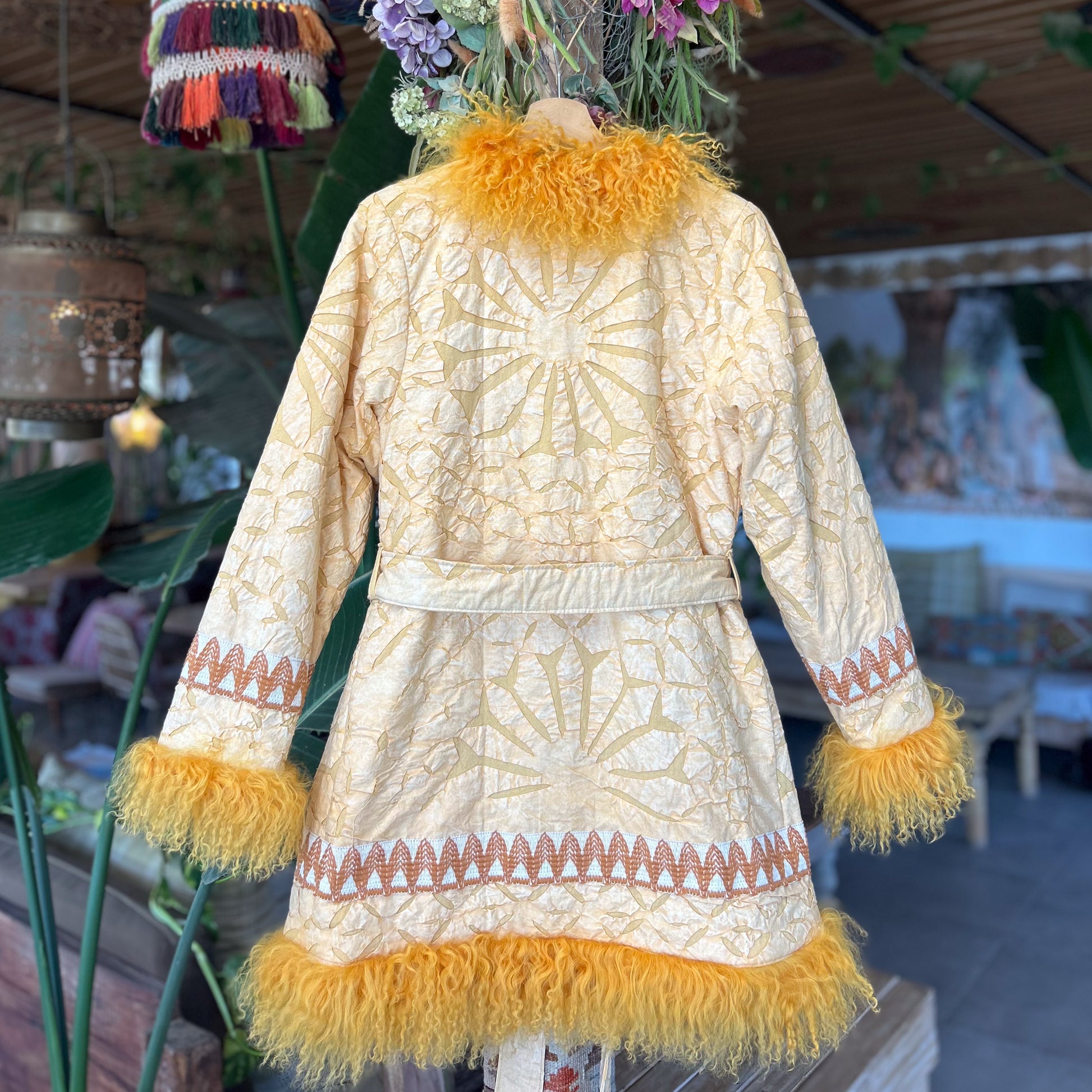 Abrigo Quetzali - World Family Ibiza